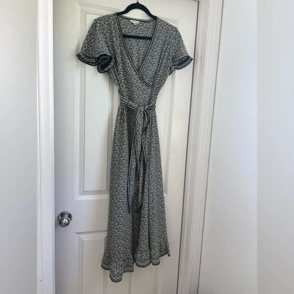 Max Studio Black and White Floral Wrap Maxi with Tie Waist - Picture 1 of 4